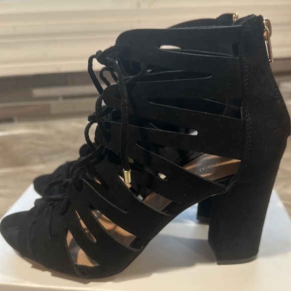 Women Black Summer Heels - Picture 3 of 4